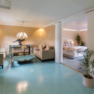 Superior Suite with Spa Bath