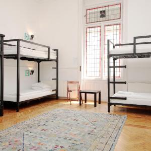 Single Bed in Mixed 8-Bed Dormitory Room
