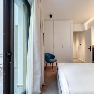 Basement Cozy Room with Shared Patio