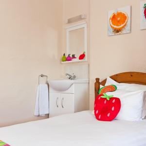 Triple Room with Shared Bathroom