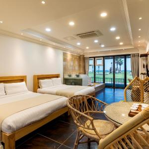 Deluxe Suite with Spa Bath