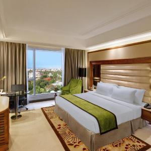Grande Room King Bed