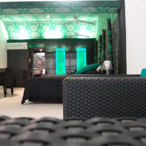 Amelia Suite