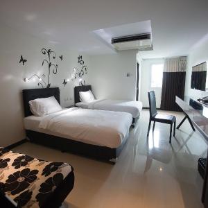 Standard Twin Room with Sofa