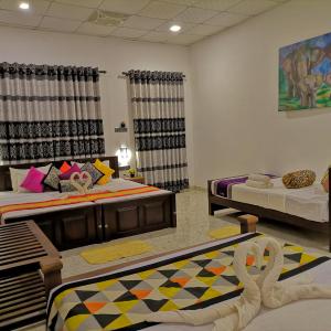 Family Room with Garden View