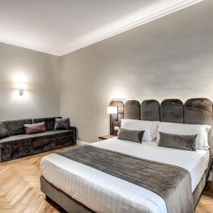 Classic Double Room - Separate Building Via del Tritone 66