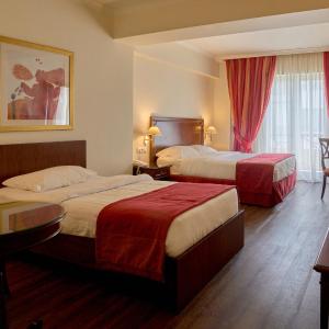 Triple Room with City View
