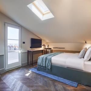 Double Room with Balcony and Sea View
