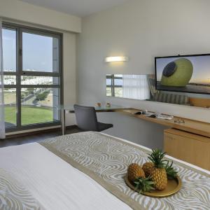 Executive Grand High Floor