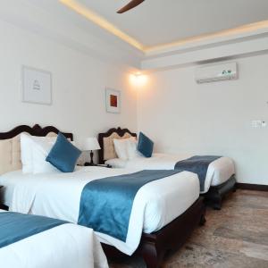 Deluxe Triple Room with City View