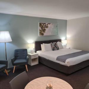 King Room with Spa Bath