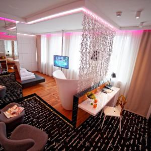 Deluxe Double Room with Bath