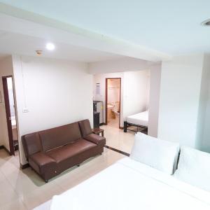 Family Room (5 Adults)