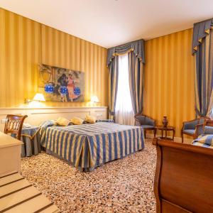 Deluxe Double or Twin Room with Canal View