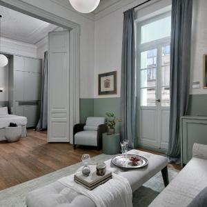 ATHINAIDOS SIGNATURE QUARTER BY K&K