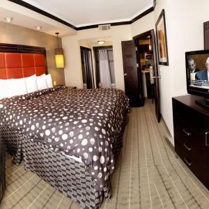 One-Bedroom King Suite with Sofa Bed