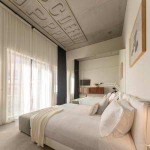 Deluxe Double or Twin Room with Balcony and Garden View