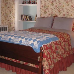 Single Room with Private Bathroom