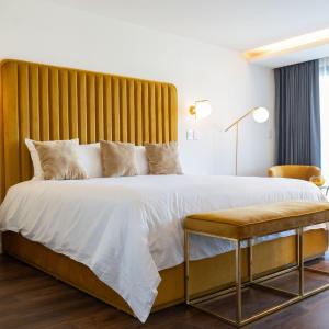 Superior King Suite