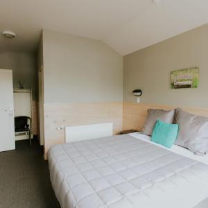 Queen Chalet