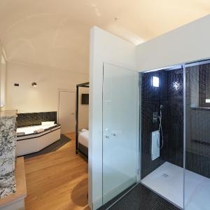 Suite with Spa Bath