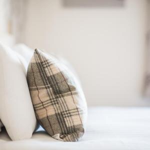 Cozy double with partial sea view