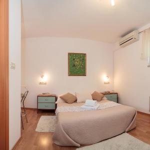 Studio (1 Adult) - Palmina Street