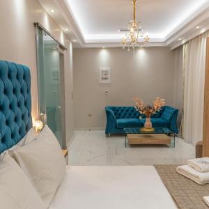 Deluxe Double Room with Side Sea View