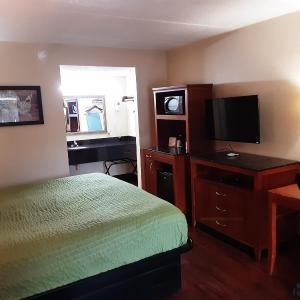 King Room - Accessible/Non-Smoking