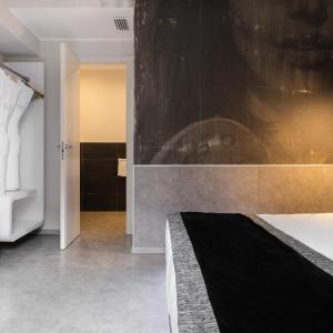 Deluxe Suite with Hot Tub