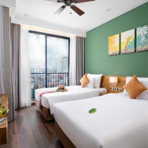 2-Bedroom Deluxe Apartment with Balcony City View