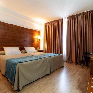 Twin Room with Patio View
