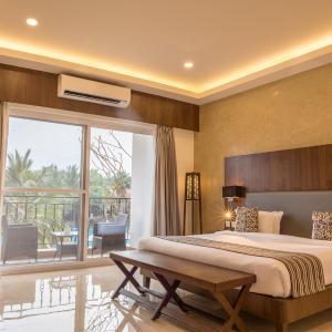 Superior Room with Pool View
