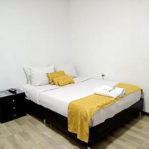 Standard Double Room with Shared Bathroom