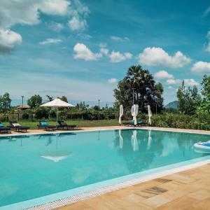 Villa with Garden View
