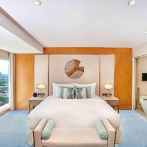 Glacier Suite - Club Lounge Access