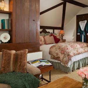 Queen Room ( 3rd Floor )