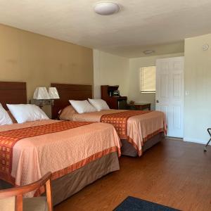 Double Room with Two Double Beds - Non-Smoking