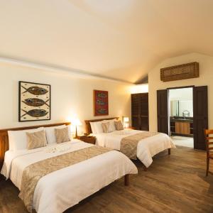 Deluxe Double Queen Casita