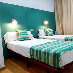 Double or Twin Room with Shared Bathroom