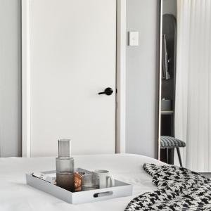 Heritage King Room