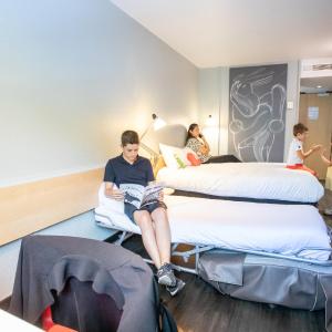 Standard Room with One Double Bed and One Single Bed