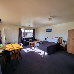 Studio with Sofa Bed