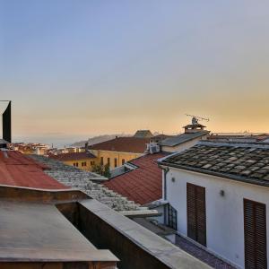 Roof Suite - Low Ceiling