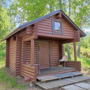 Family Cabin with Shared Toilet and Shower