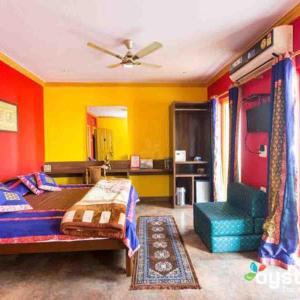 Super Deluxe Room with Private Balcony & Ganga View	