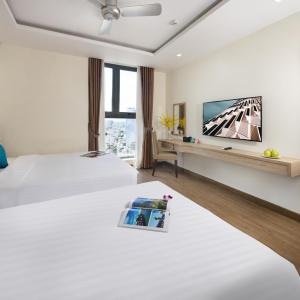 Deluxe Double or Twin Room with City View