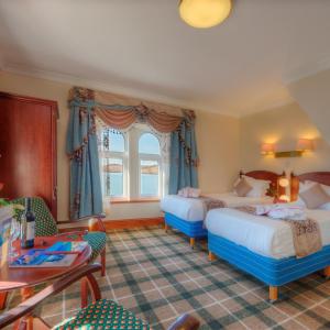 Twin Room with Sea View