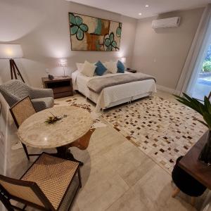 Deluxe King Suite