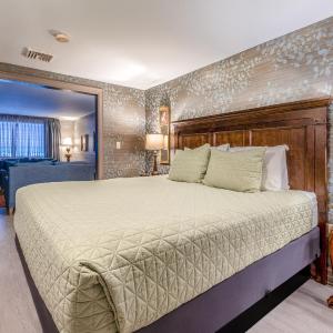 The Saxon Suite